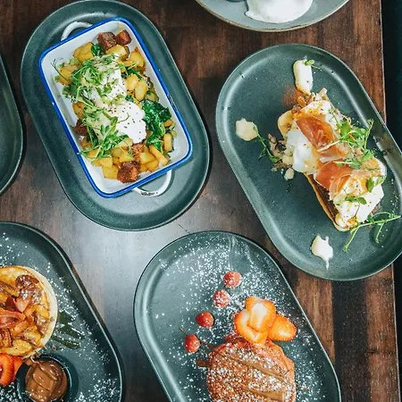 The Parkview Szálloda