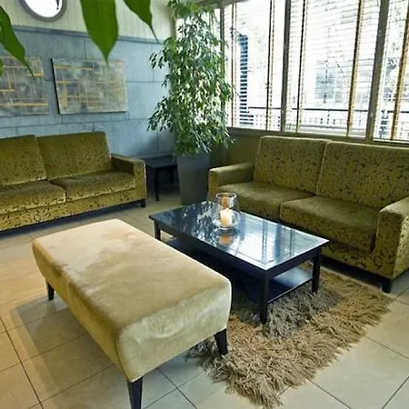 The Parkview 3*
