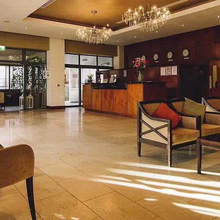 The Parkview Szálloda 3*